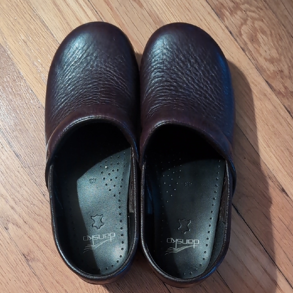 Dansko Men's Dark Brown Leather Loafers - Picture 2 of 9